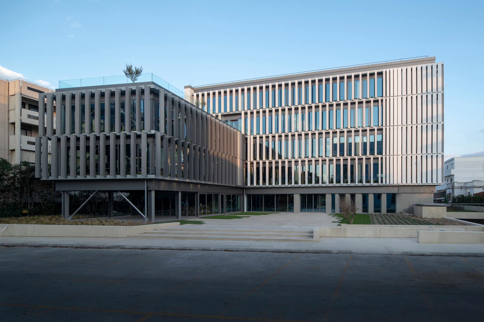 «La Mariposa», un edificio de oficinas con arquitectura moderna y huella ecológica
